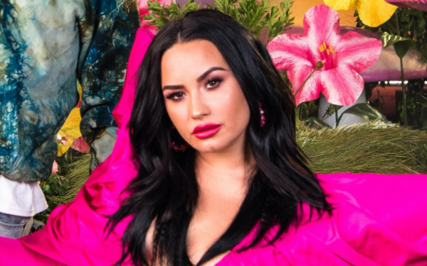 Demi Lovato vẫn chưa thoát vận xui, đem hết nỗi lòng hát lên trong bản tình ca tan vỡ mới Ảnh 2
