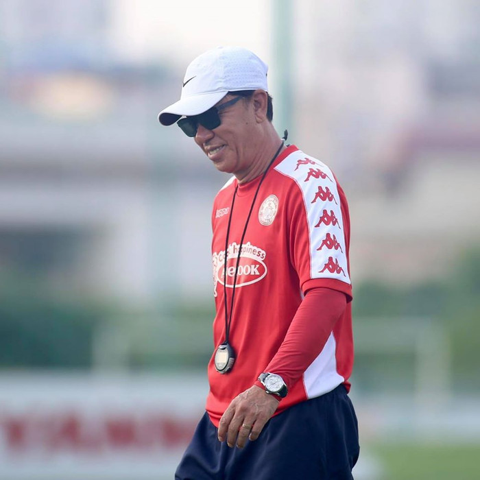 Ông Chung trở lại phố Núi trong tư thế đối đầu với HAGL của bầu Đức vào chiều nay. Ảnh: CLB TPHCM