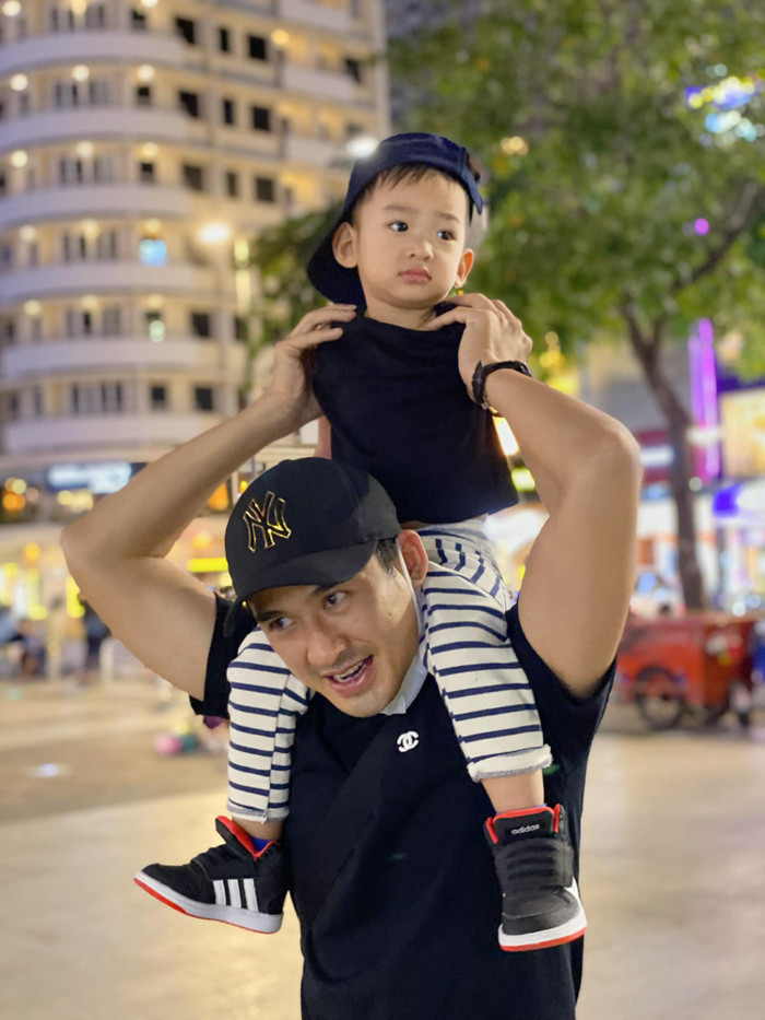 Lương Thế Thành khoe ảnh cùng con trai Bảo Bảo