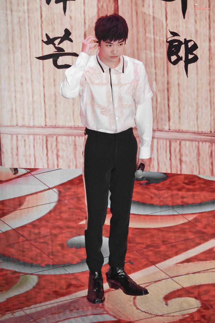 'Đêm hội Trung Thu 2020': Địch Lệ Nhiệt Ba, TFBOYS, Dương Tử cùng loạt sao Cbiz bừng sáng trên sân khấu Ảnh 17