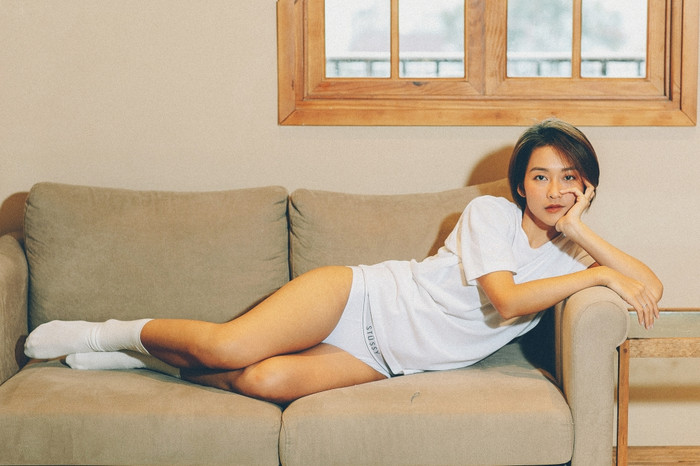 Khả Ngân tung 'sương sương' vài nét ảnh nội y mong manh, tự tin khoe body cùng nhan sắc gợi cảm Ảnh 2