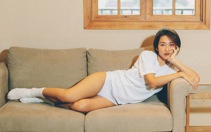 Khả Ngân tung 'sương sương' vài nét ảnh nội y mong manh, tự tin khoe body cùng nhan sắc gợi cảm Ảnh 2