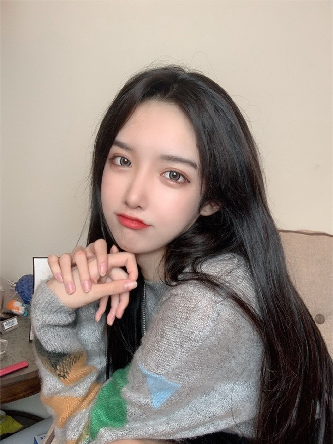 Abbily có ngoại hình nhỏ nhắn, dễ thương