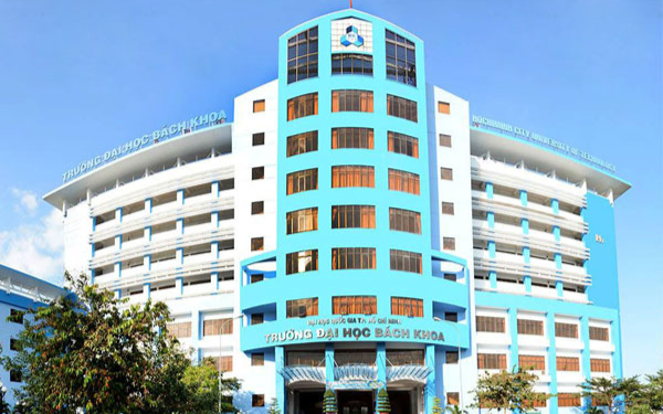 Top 4 trường ĐH danh giá nhất TP. HCM thu hút sinh viên Ảnh 2