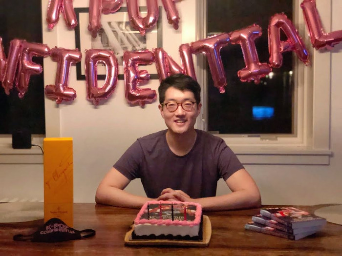 4 cuốn sách về K-Pop mà fan cứng cần đọc ngay trước khi liếc qua 'Shine' của Jessica Jung Ảnh 12