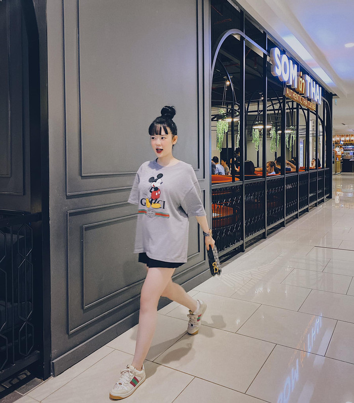 Ảnh trên mạng luôn được Vân Tiny 'chăm chút' kĩ lưỡng từ góc chụp cho đến màu ảnh