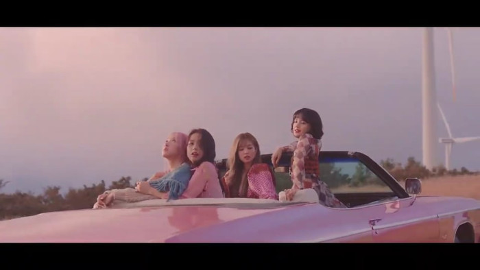 MV Lovesick Girls (BlackPink): loạt thước phim điên loạn, cuồng nhiệt từ 4 cô gái vàng nhà YG, lượt xem trực tuyến gây chú ý Ảnh 1