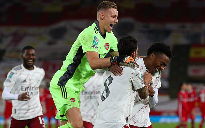 Arsenal loại Liverpool khỏi Cúp Liên đoàn sau loạt penalty may rủi Ảnh 2