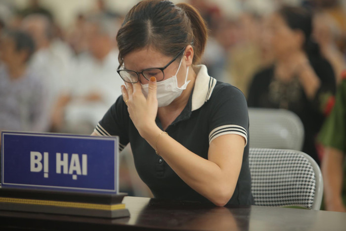 Chị Hiền kể lại những ấm ức đã trải qua.