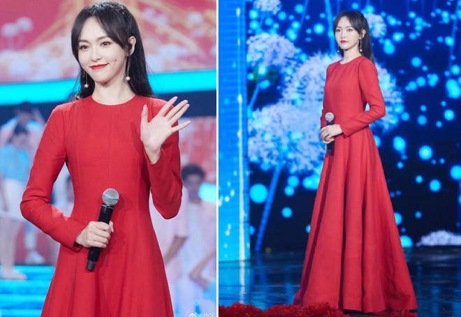 Đại sứ Valentino xứ Trung Đường Yên 'chững' trong bộ váy đỏ kín đáo từ trên xuống 