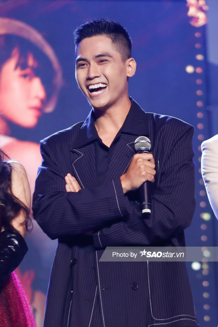 Ngược lại, bạn diễn Võ Điền Gia Huy vẫn duy trì phong độ nhan sắc.