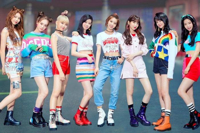 NiziU - nhóm tân binh nhà JYP được ấn định ngày ra album, nhưng bất ngờ hơn là không phải tại Hàn Ảnh 7