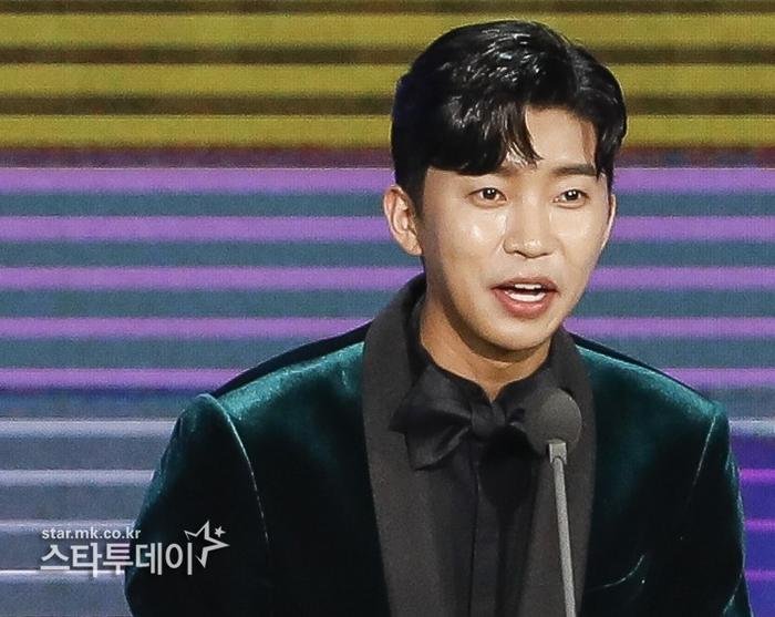 Hoa hậu Hàn Quốc 'chặt đẹp' nhan sắc Jo Bo Ah tại lễ trao giải '2020 Trot Awards' Ảnh 8