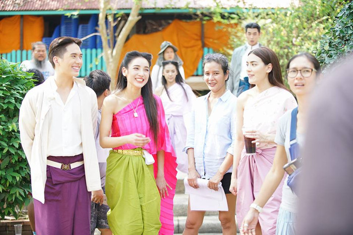 Nam thần Mario Maurer tái hợp bạn diễn Kimmy Kimberley trong phần 2 của siêu phẩm hài 'Thầy lang trúng mánh' Ảnh 6