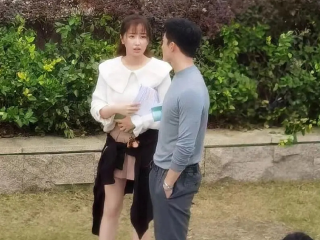 Ảnh hậu trường 'Khúc biến tấu ánh trăng: Đinh Vũ Hề như trở thành 'anh da đen' khi đứng kế Ngu Thư Hân Ảnh 18