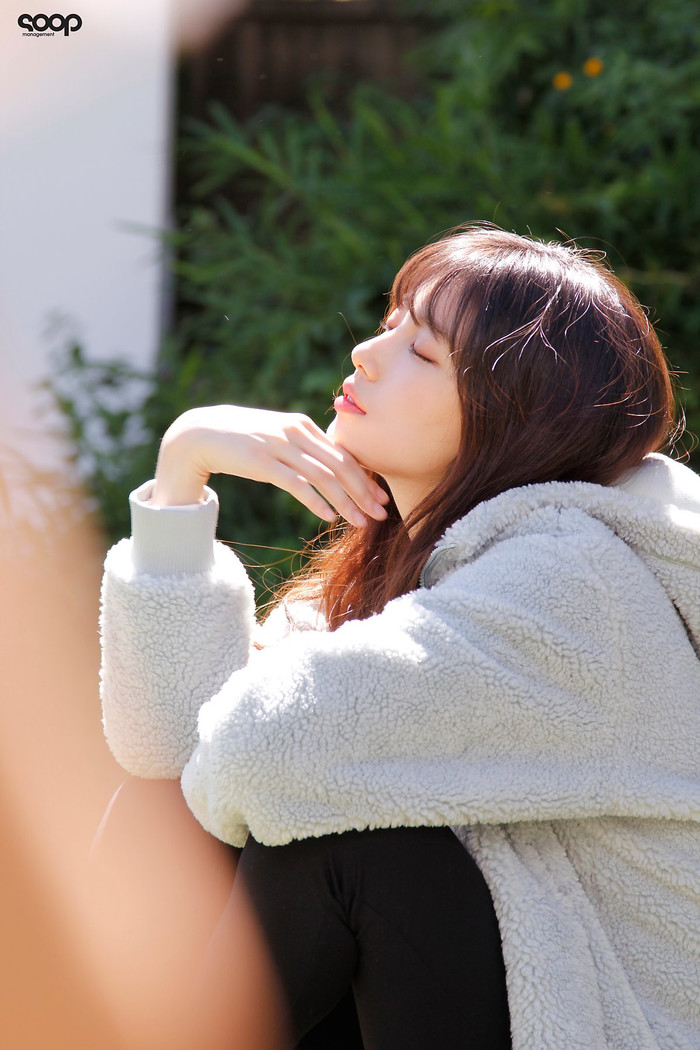 Bộ ảnh đẹp ngất của Lee Dong Wook - Suzy gây 'náo loạn' Naver Ảnh 4