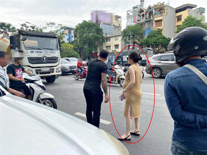 Rất may, sau vụ va chạm, 'hot mom' Hằng Túi và đứa con trong bụng đã an toàn