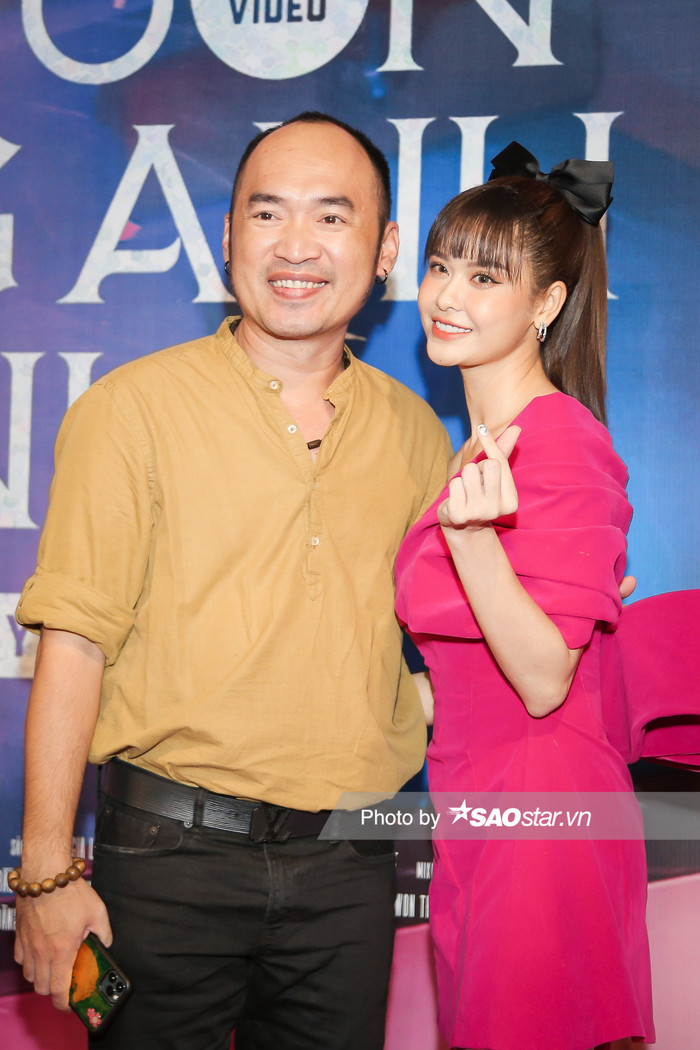 Tiến Luật đều tới từ rất sớm để chúc mừng ngày ra mắt dự án của Trương Quỳnh Anh.