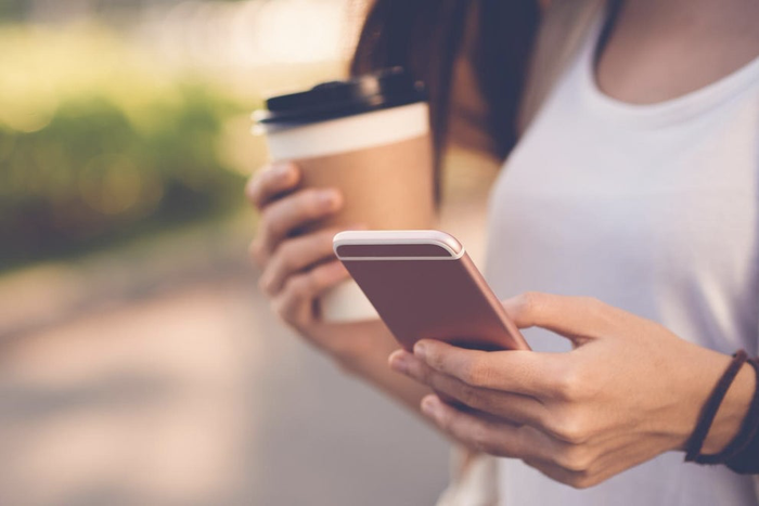 Theo suy đoán của một số cư dân mạng, khả năng cao là cô gái đã quên rằng mình đang được định vị qua GPS. (Ảnh minh hoạ: Getty Images/iStockphoto)