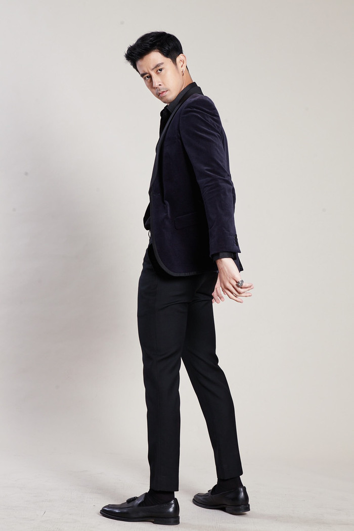 Mean Phiravich cùng Great Wiratorn, Yam Matira tham gia phim hành động, ngôn tình 'Petchakard Jun Jao' Ảnh 14