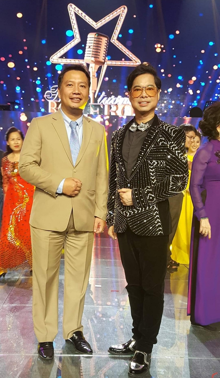 Được biết, HLV Hồ Thiện Vinh từng là cựu Á quân bóng bàn Đông Nam Á. Anh có nhiều đóng góp cho môn bóng bàn trong học đường tại TP.HCM nói riêng và thể thao Việt Nam nói chung.