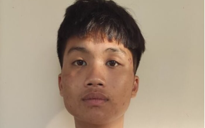 Khởi tố, bắt tạm giam thanh niên vung tuýp đập vỡ xe sau va chạm giao thông Ảnh 2