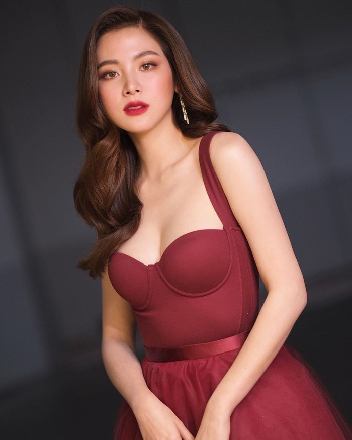 Xuất hiện tại sự kiện vừa qua, Baifern&nbsp;đã nhanh chóng trở thành cái tên hot nhất trên mạng xã hội