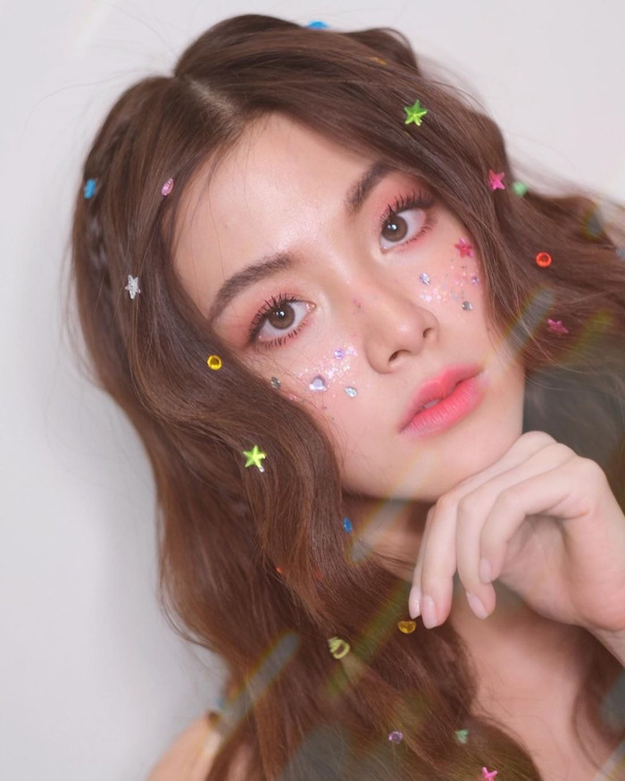 Nhiều người nhận xét, ở Baifern, cô vừa có khí chất sang chảnh vừa có nét ngây thơ và quyến rũ cùng lúc