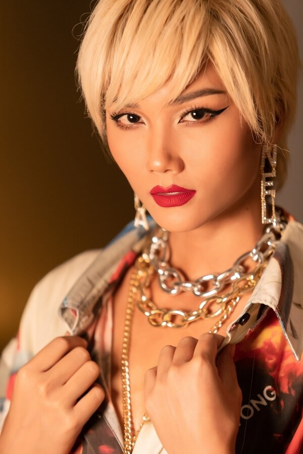 Nói về người đẹp thường xuyên sử dụng tóc giả để thay đổi hình ảnh chắc chắn không thể bỏ qua cái tên H'Hen Niê.&nbsp;