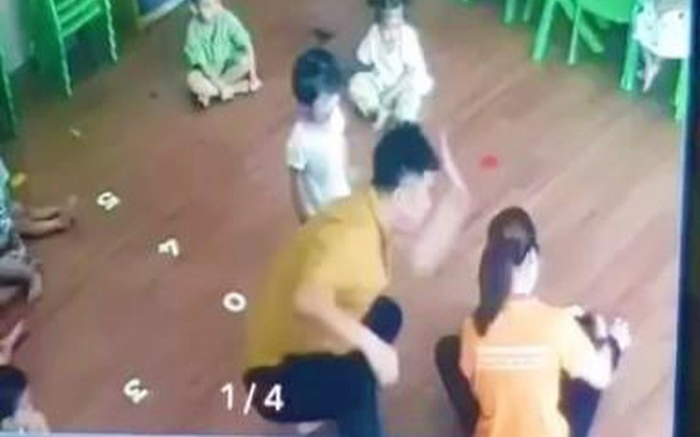 Cảnh sát truy tìm ông bố vào tận lớp túm tóc, tát thẳng mặt bé gái 2 tuổi vì giành đồ chơi của con Ảnh 2