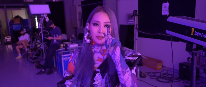 CL phát hành clip hậu trường MV Post Up: 'Thay máu' toàn bộ ê-kíp, 'mách lẻo' biên đạo múa và rối rít xin lỗi fan vì lí do đặc biệt Ảnh 8