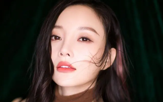 Sinh nhật tuổi 39 của Lý Tiểu Lộ: Không những không được chúc phúc còn bị dân mạng mắng thảm hại Ảnh 2