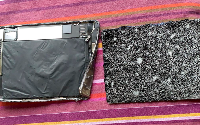 Bị vỡ nát sau va chạm, iPad mini vẫn có thể gửi tín hiệu 'cầu cứu' đến chủ nhân Ảnh 2