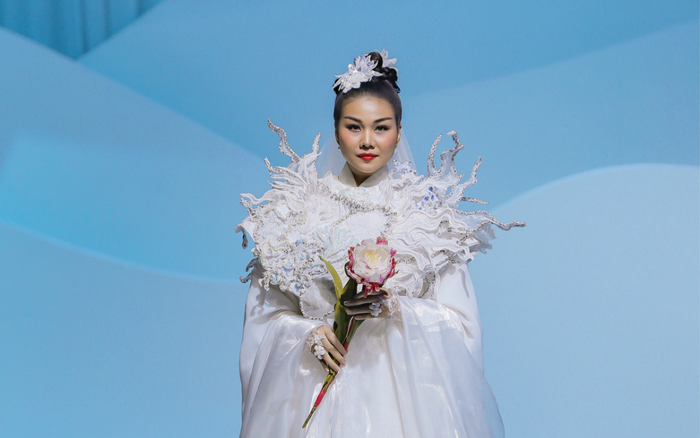 Thanh Hằng hoá cô dâu quyền lực, thể hiện quyền uy 'chị đại' trên sàn catwalk Ảnh 2