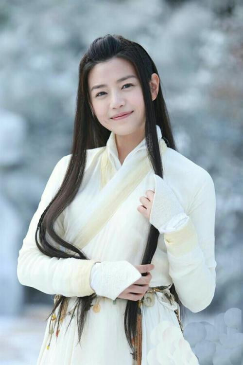 Trần Nghiên Hy: Từng đóng qua một số phim cổ trang nhưng bị chê không hợp, đó có lẽ là lý do khiến cô không nhận phim nhà Thanh.