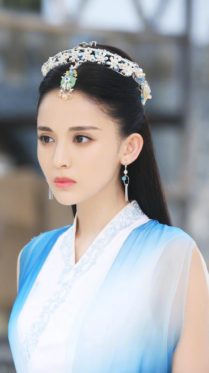 Cổ Lực Na Trát: Từng đảm nhận vai mỹ nhân cổ trang trong nhiều thời đại nhưng đến giờ Cổ Lực Na Trát chưa có bộ phim về triều Thanh.