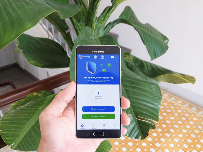 Ứng dụng truy vết COVID-19 Bluezone. (Ảnh: Nhật Tuấn / SVH&TTKH)
