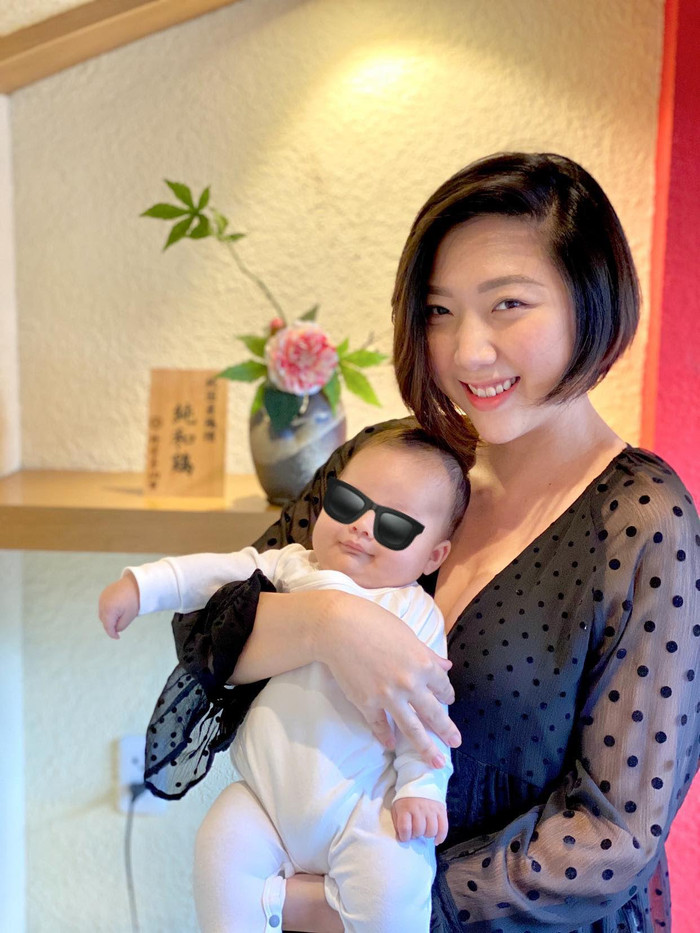 Em gái Trấn Thành lộ ảnh xuề xòa 'đầu bù tóc rối' nuôi con nhưng phản ứng của dân mạng mới gây chú ý Ảnh 7