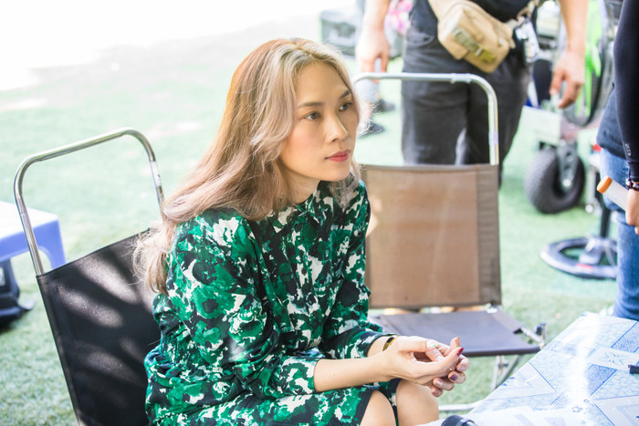 Độc lạ như cách fan Mỹ Tâm dance cover bài của 'chị đẹp': Hóa nguyên vườn thú bông cực cool náo loạn phố đi bộ thế này! Ảnh 9