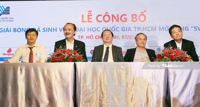 Các ông bầu khát khao làm bóng đá tử tế, dù chỉ là sân chơi sinh viên nhưng họ đưa cả một dàn HLV chuyên nghiệp về huấn luyện cho các đội.