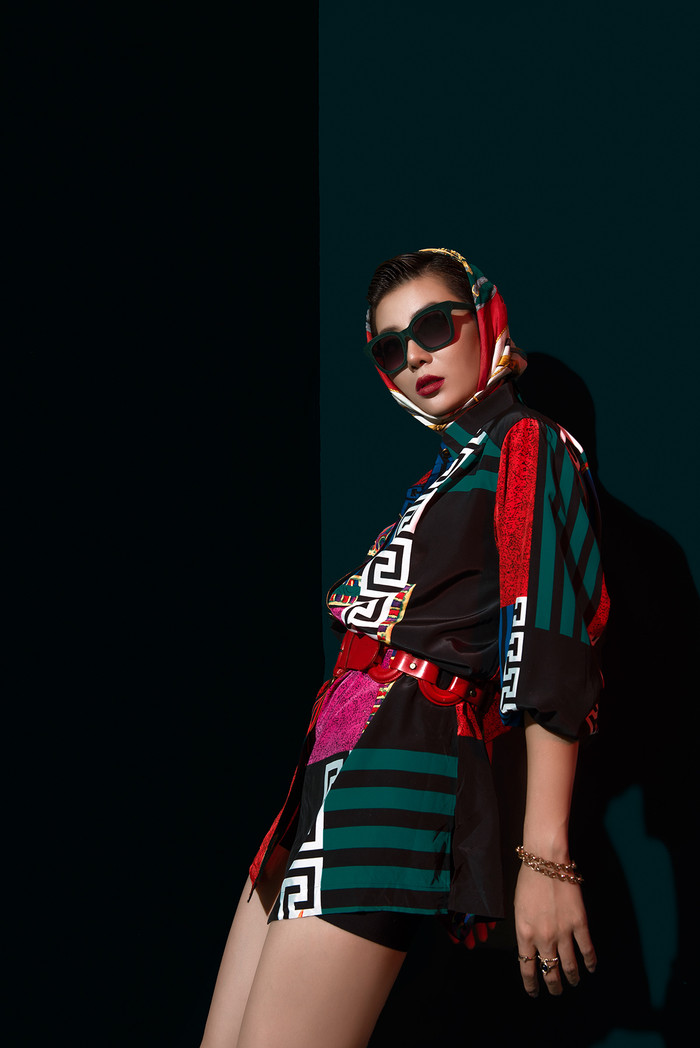 Cách chơi màu đặc sắc và điệu nghệ chứng tỏ gu thời trang ấn tượng của người đẹp