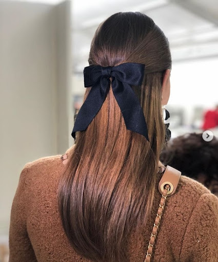 1001 kiểu nơ bướm trên tóc cho các nàng điệu nhé!