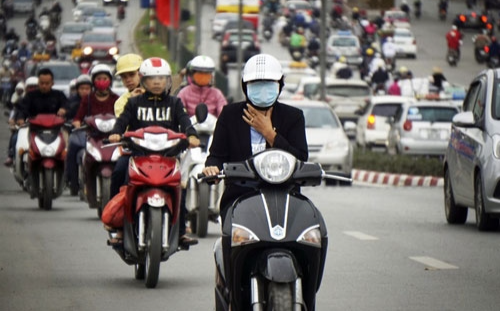 Hà Nội đón không khí lạnh vào chiều tối nay, nhiệt độ thấp nhất chỉ 22 độ C Ảnh 2