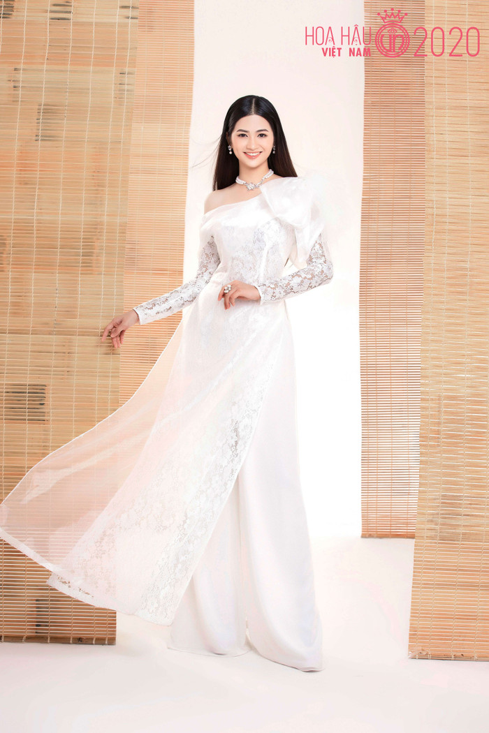 Mê mẩn ngắm nhan sắc Top 60 Hoa hậu Việt Nam 2020 diện áo dài trắng tinh khôi Ảnh 18