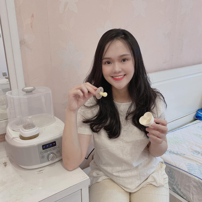 Quỳnh Anh xinh tươi sau 1 tháng ở cữ