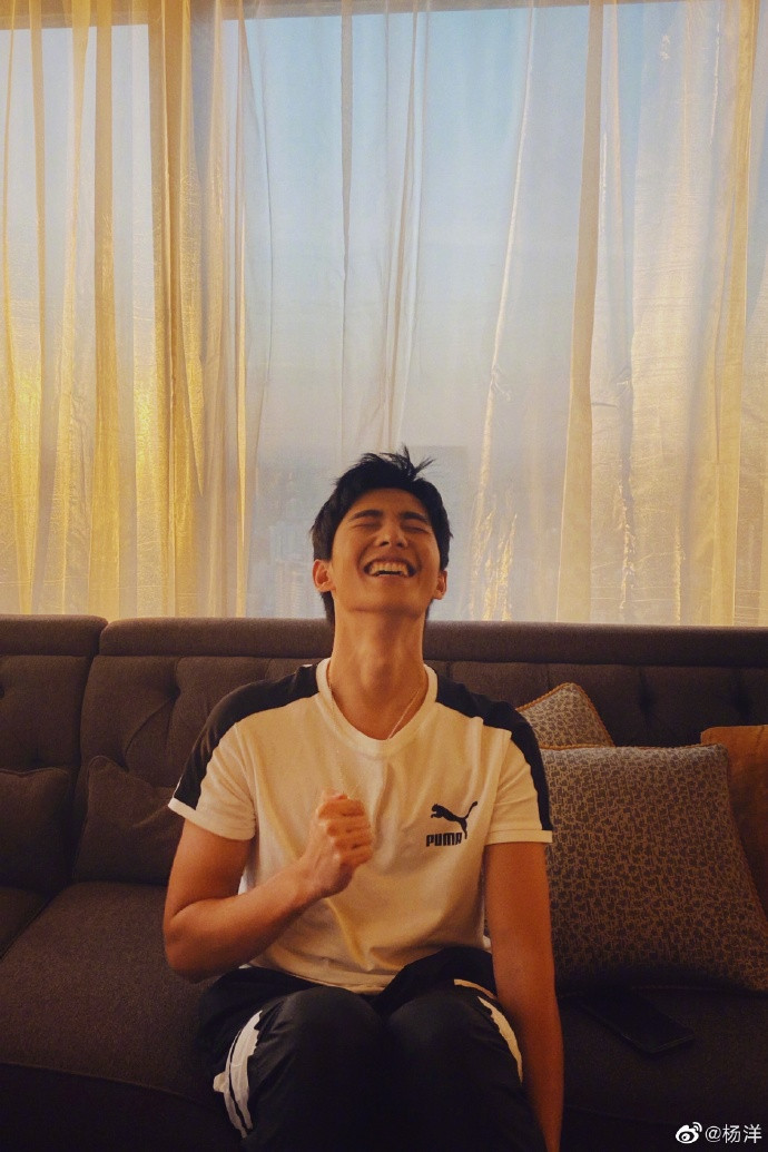 Trong lượng tương tác khủng của sao Hoa Ngữ, có bao nhiêu phần là thật? Dương Dương và Địch Lệ Nhiệt Ba gây bất ngờ nhất Ảnh 8