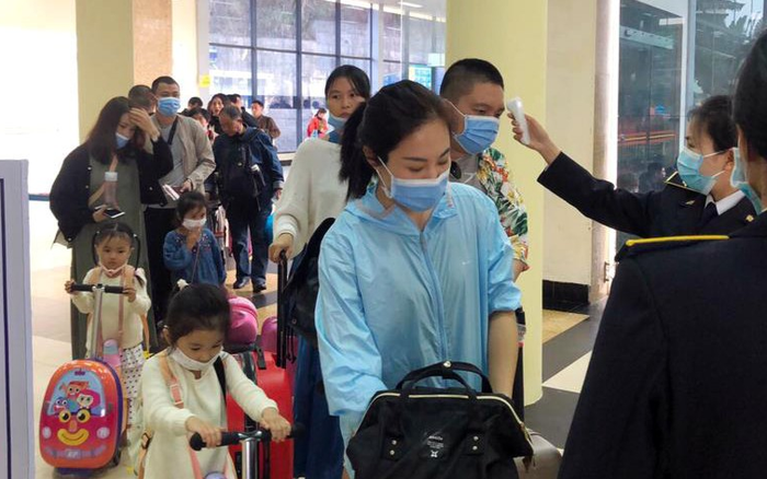 Việt Nam ghi nhận ca nhiễm COVID-19 thứ 1098: Là du học sinh từ Anh về nước, được cách ly sau khi nhập cảnh Ảnh 2