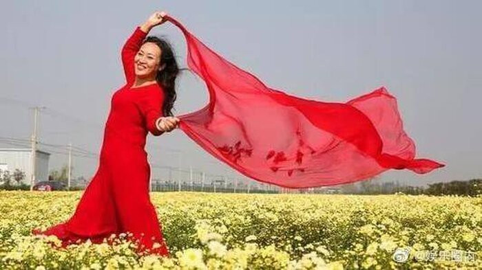 Phong cách tạo dáng thập niên 80 của Dịch Dương Thiên Tỉ và Vương Nguyên gây chú ý Ảnh 7