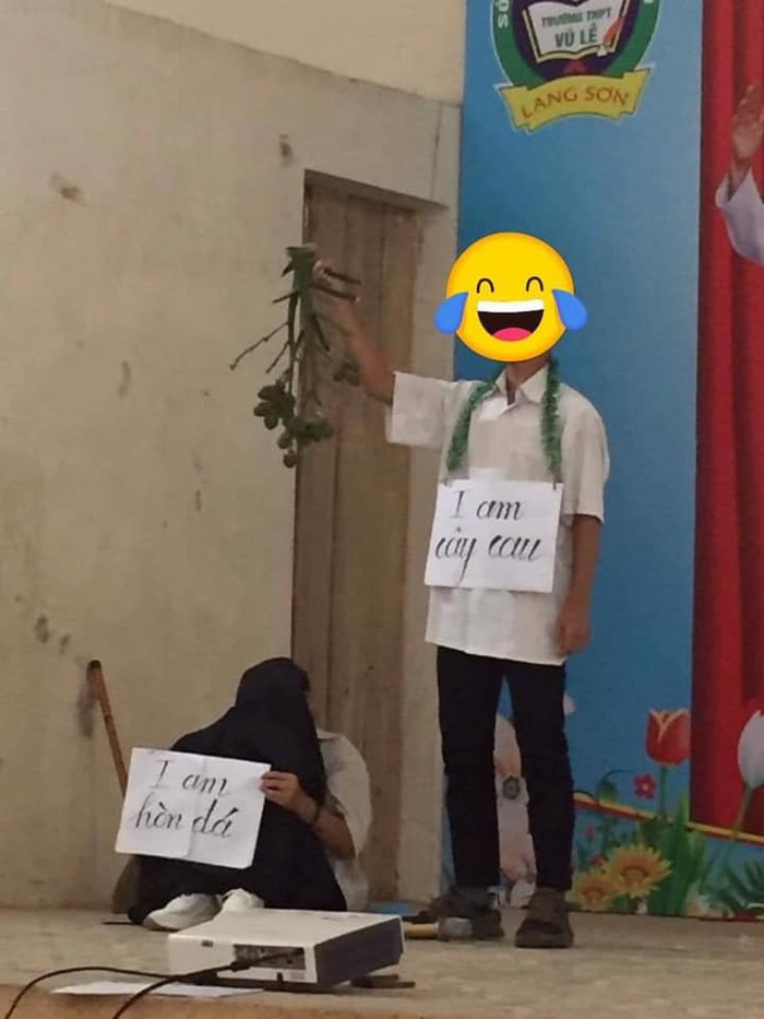 'I am cây cau, I am hòn đá'... đúng là chỉ có học trò mới có thể suy nghĩ ra được thế này