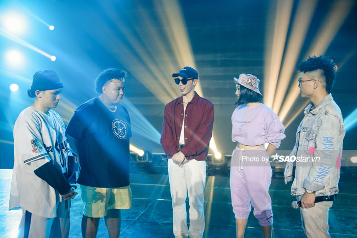 Tuimi đối đầu Vsoul kết hợp ERIK tung 'Em không sai, chúng ta sai' bản Rap chất lừ tại King Of Rap Ảnh 11